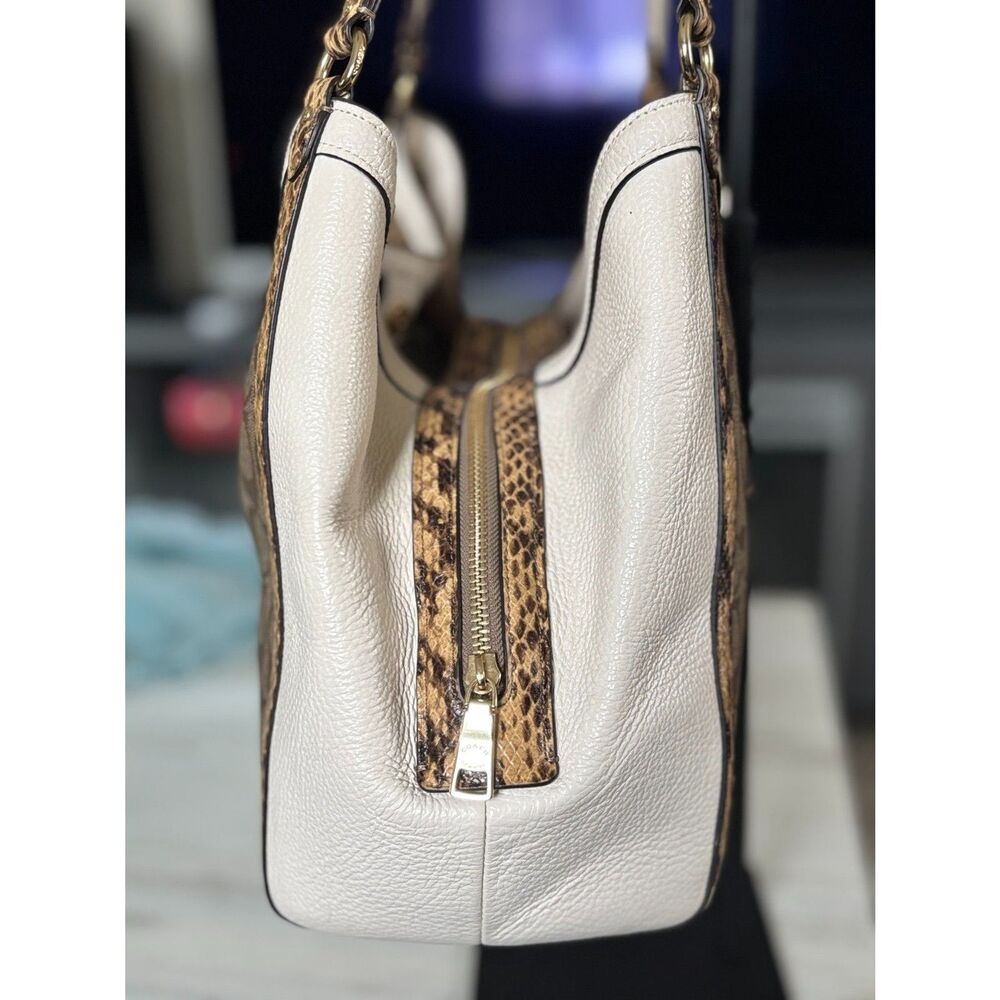 Coach Kristy Shoulder Bag in Colorblock Signature Canvas - Picture 3 of 11